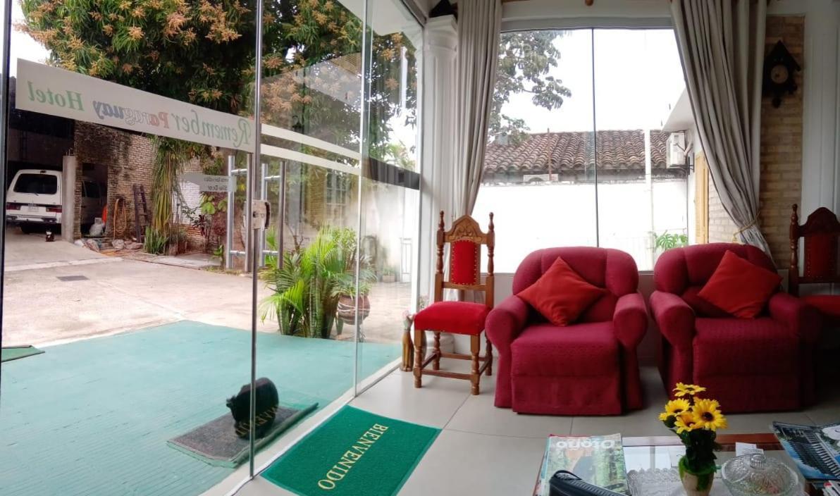 Remember Py Hotel Luque Exterior photo