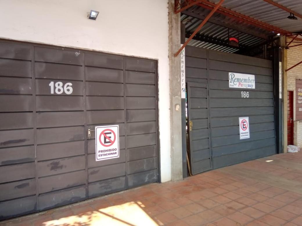 Remember Py Hotel Luque Exterior photo